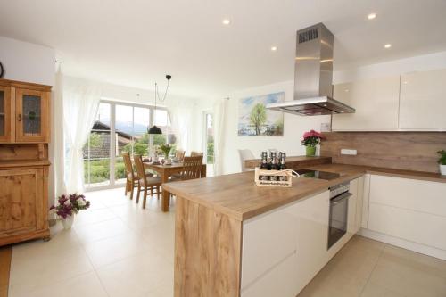 Haus Chiemsee-Blick in Gstadt