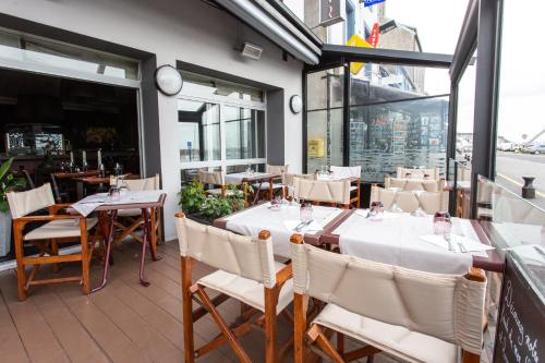 Restaurant, Logis Hotel de France - Face a la Mer in Camaret-sur-Mer