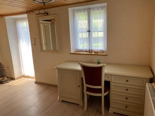 2 bedrooms, 3 beds