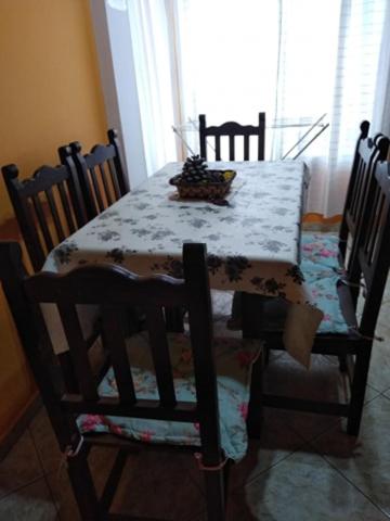 2 bedrooms, 6 beds