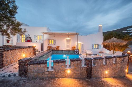 Starlight Luxury Seaside Villa & Suites Imerovigli 