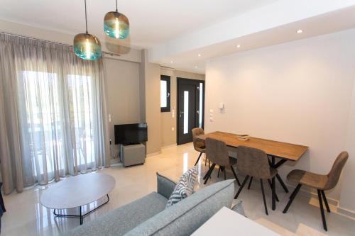 Moonline Maisonettes & Apartments - Ανθούσα