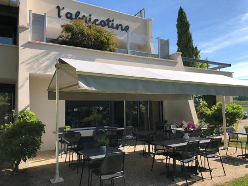 Facilities, Logis Hotel l'Abricotine in Tain-l'Hermitage