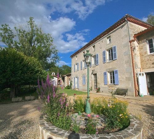 MOULIN du PONT chambre d'hôte Forêt de Veyrac