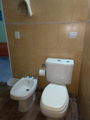 One-Bedroom Apartment image 4