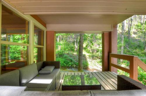 Rippling Waters Lodge Cabin