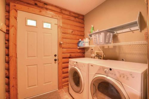 Rippling Waters Lodge Cabin - image 4
