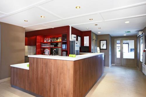 Empfangshalle, Campanile Lille Sud - Douai Cuincy in Douai