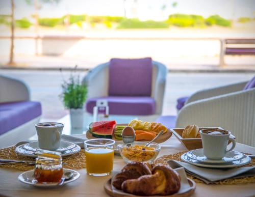 Hotel Lux - image 2