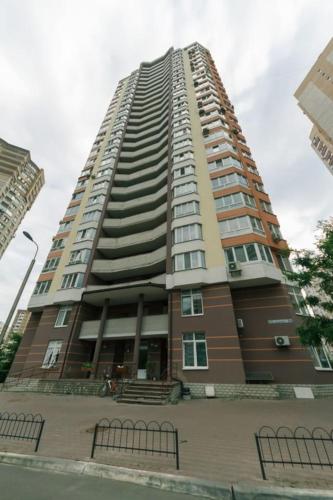 Spacious modern apartment on the Akhmatova street