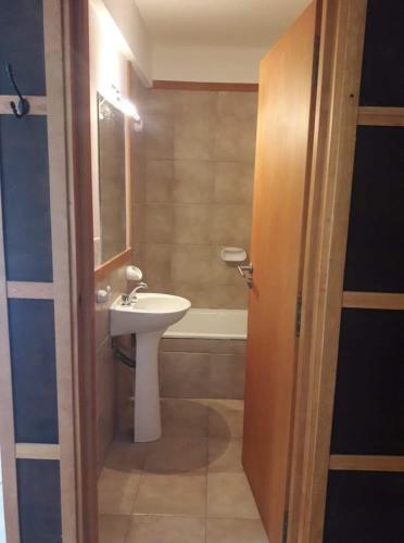 Studio Apartment image 5