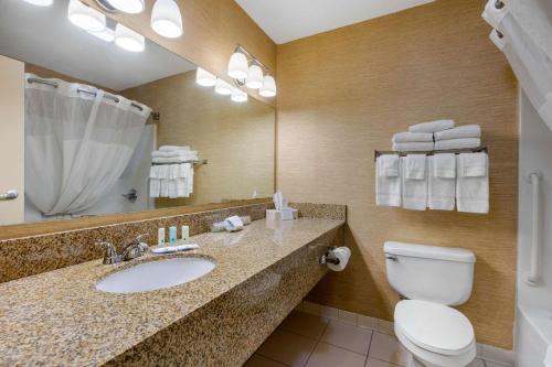 Quality Inn & Suites Benton - Draffenville