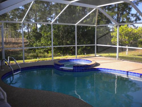 Swimming pool, Villa Arizona in Lehigh Acres (FL)