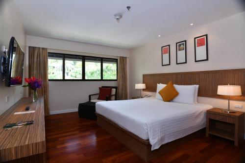 Holiday Inn Resort Phuket Surin Beach, an IHG Hotel