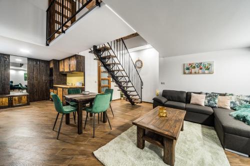 Old Drum Residence, Budapest