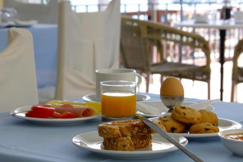 Aktaion Hotel - image 4