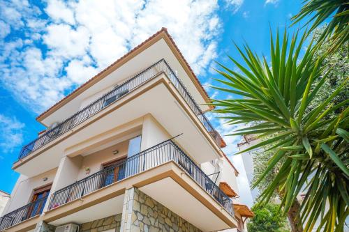  Theodore Apartments in Skala Marion