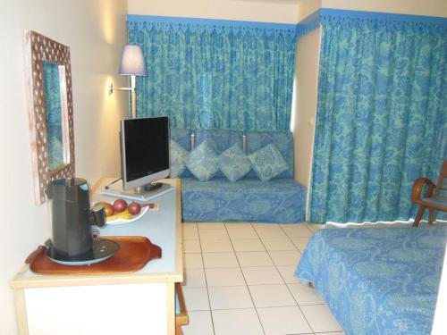 Apartment with Garden View image 3