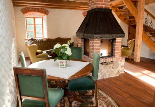 Linnumaja Guesthouse in Tostamaa Vald (Parnu megye)