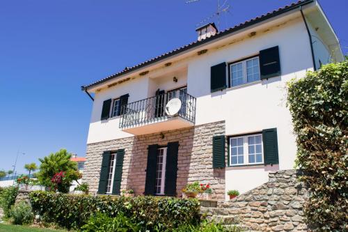  Armamar Village House in Armamar