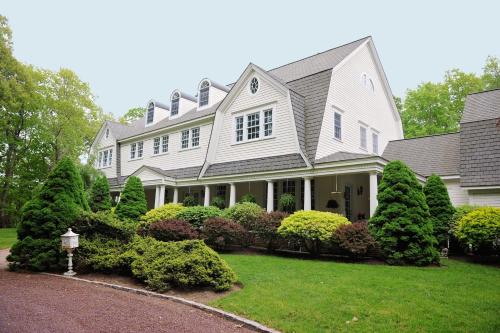 A Walk in the Woods Bed and Breakfast in Southold, USA