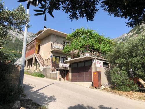 4 Sisters Apartments in Gradac