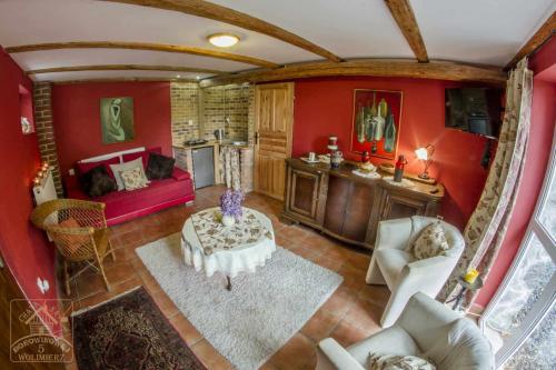 2 twin beds, 1 sofa bed