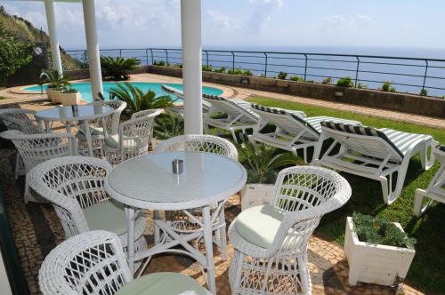 An uninterrupted 180º overlooking the Atlantic Ocean. - image 12