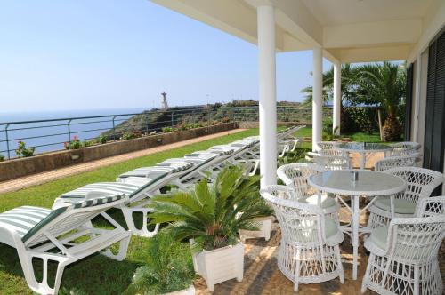 An uninterrupted 180º overlooking the Atlantic Ocean. - image 11