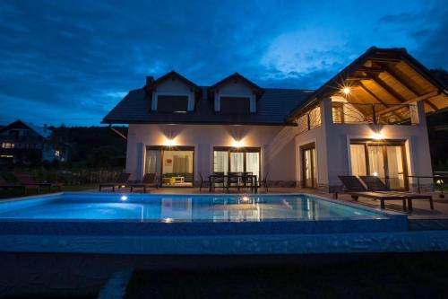 Luxury villa with a swimming pool Dujmic Selo Karlovac - 17441 - image 4