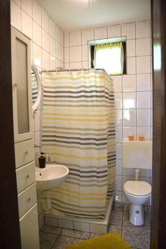 Family friendly house with a parking space Nova Kapela Slavonija - 17313 - image 5