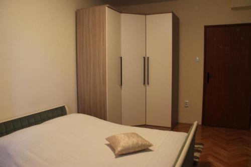 Apartment with Balcony and Sea View image 2