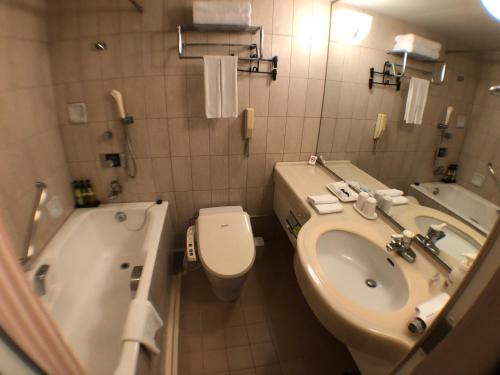 room detail thumbnail 2