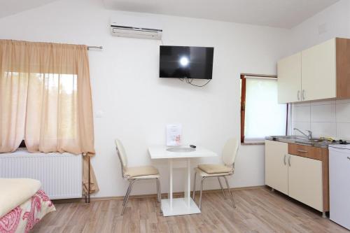 Apartments and rooms with parking space Donje Taboriste Plitvice - 17486 - image 6