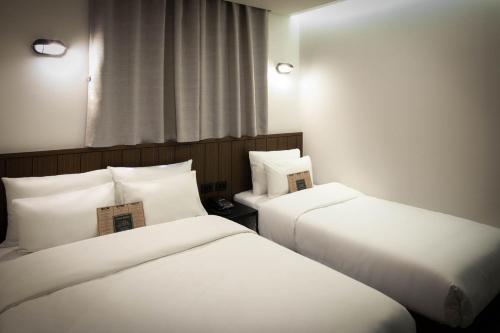 2023 루미아 호텔 명동 (Lumia Hotel Myeongdong) 호텔 리뷰 및 할인 쿠폰 - 아고다 2023 루미아 호텔 명동 (Lumia Hotel Myeongdong) 호텔 리뷰 및 할인 쿠폰 - 아고다