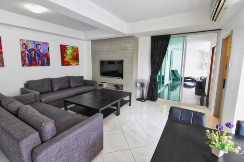 Modern 2br Condo Near Best Beach & Walking Street Modern 2br Condo Near Best Beach & Walking Street