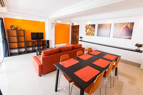 Modern 2br Condo Near Beach พัทยา