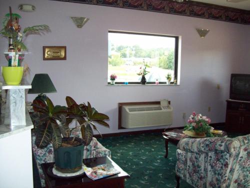 Western Inn Express - image 2