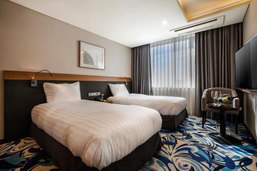Twin room, superior, city view