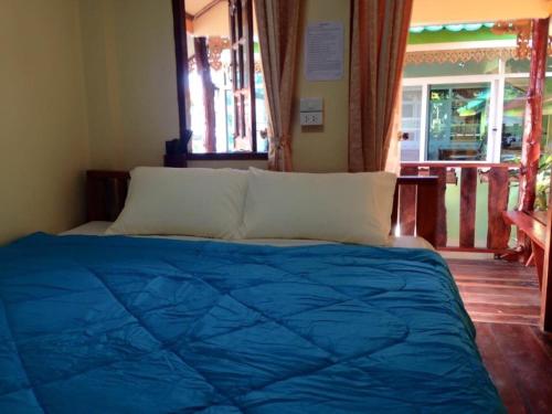 ウタイターニー Ruanmai Style Resort 1 2つ星 ホテル スイート