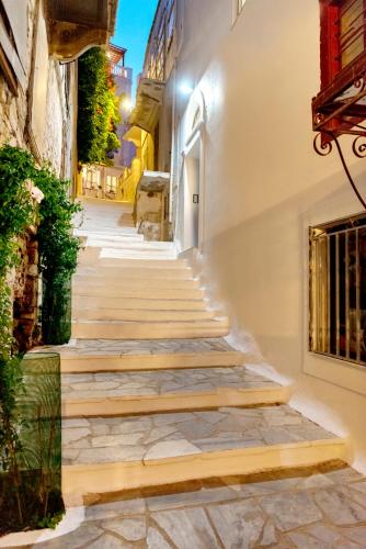 1844 Suites Syros Room Type - Junior Suite with City View