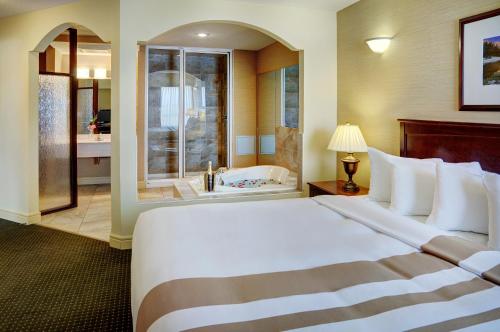 Chateau Nova Kingsway - image 3