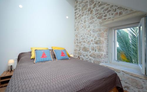 Exclusive Boutique Seaside Suites - image 8