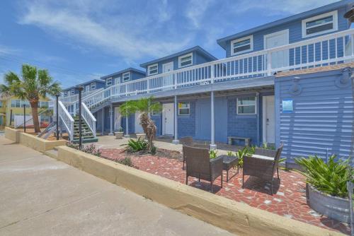 Coastal Cottage 3, Across Street from Beach