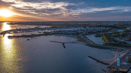 Beach bungalow Hellevoetsluis