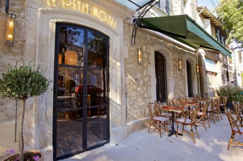 le petit hotel