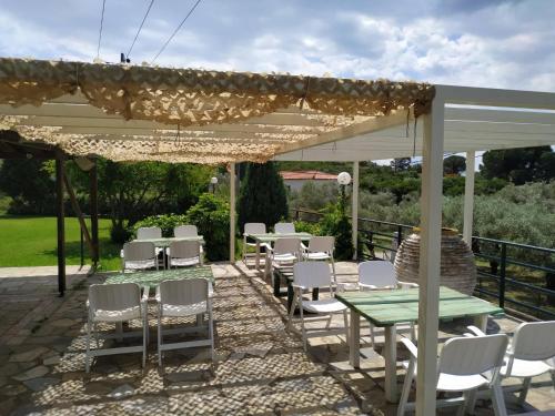 Esperos Hotel - image 4