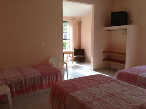 Hotel Tecozautla Room Type - Family Room with Bathroom