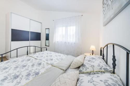 Apartmani NEVA, Pridraga