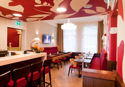 Hotel Van Walsum - main image